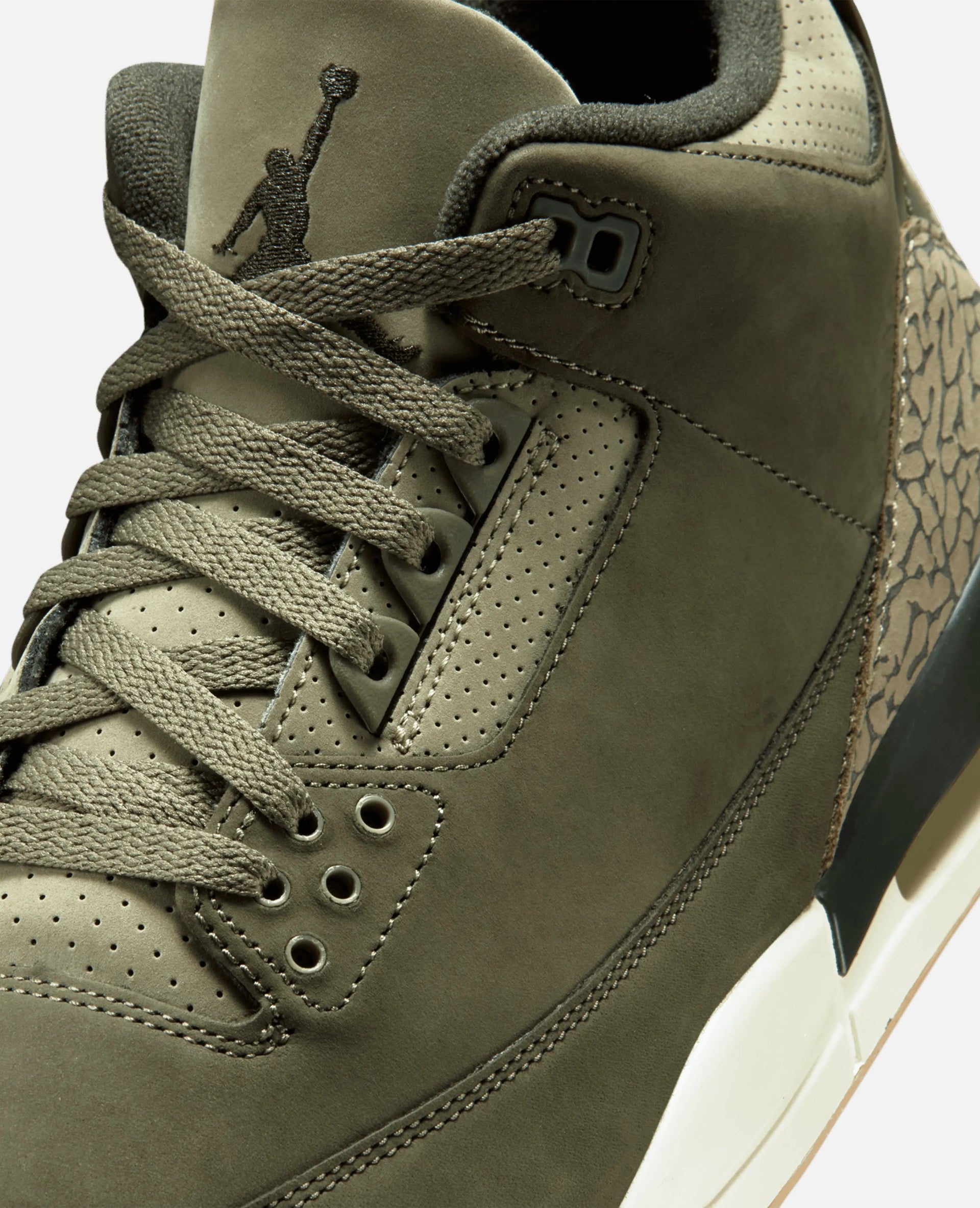Nike Air Jordan 3 Retro (Medium Olive/Sequoia-Neutral Olive-Sail) Jordan