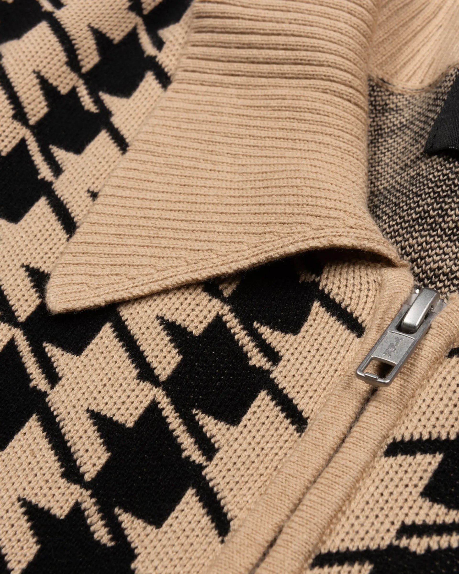 Patta Houndstooth Cardigan (Irish Cream) Patta